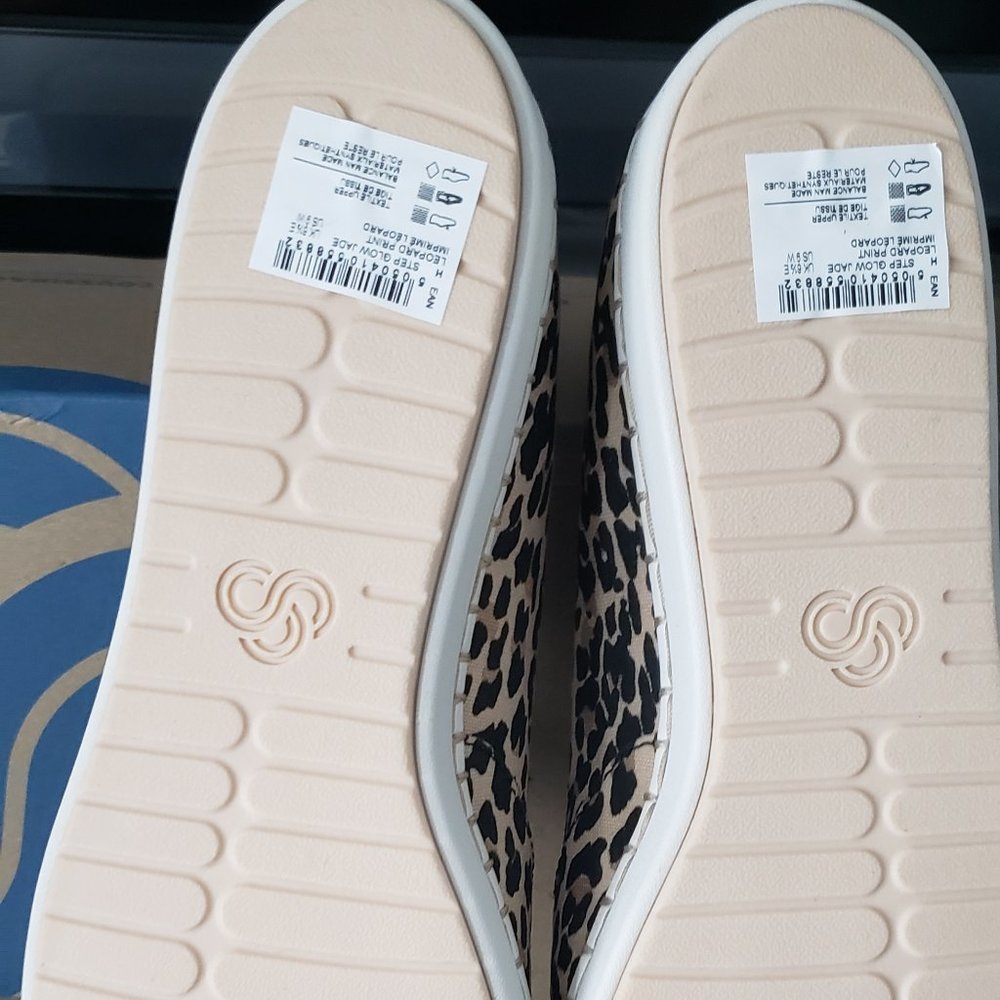 NWT: Clarks Women's Step Glow Jade Loafer Flat, Leopard Print  Size 9W - Picture 7 of 9